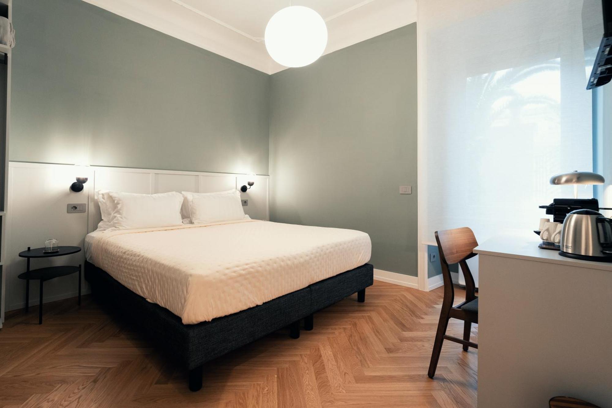 Large Double or Twin Room